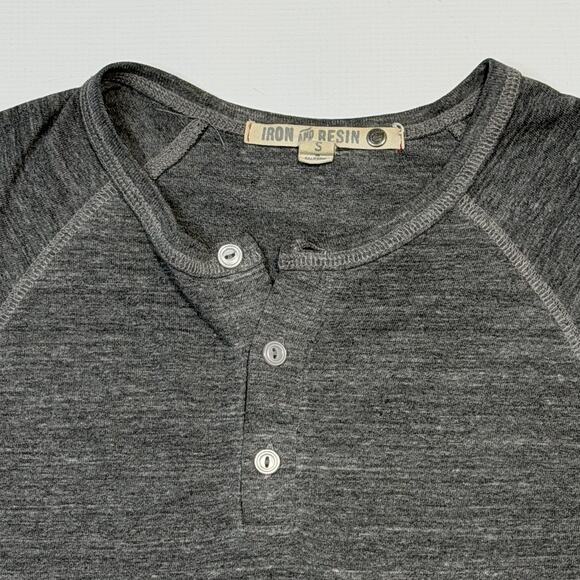 Iron & Resin Shirt Mens Small Heather Gray Henley Raglan 3/4 Sleeve Made USA - Picture 3 of 8